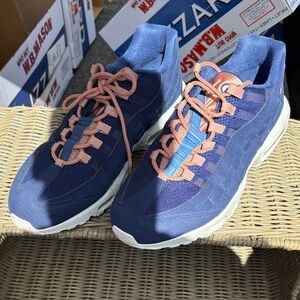 Nike Men's Navy and Coral Athletic Shoes